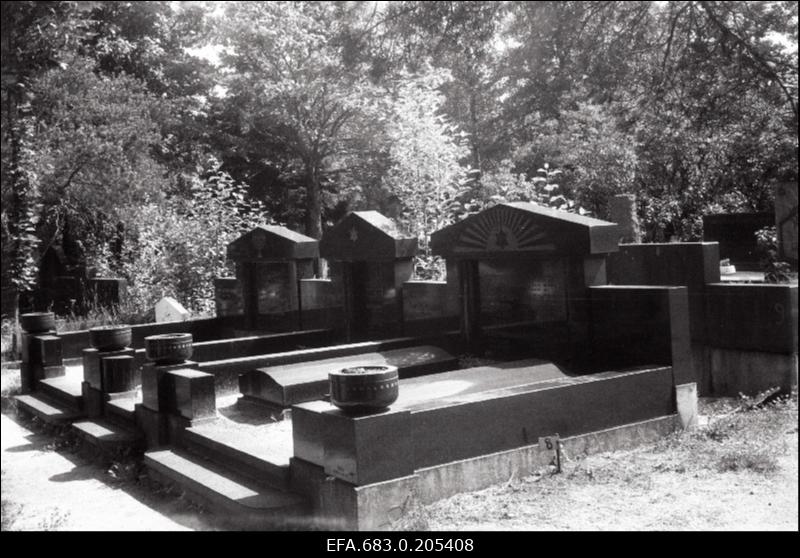 Hauaplats Rahumäe juudi kalmistul.