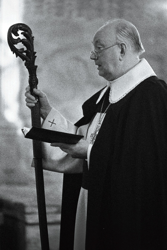 Piiskop Kuno Pajula teenistusel Toomkirikus.