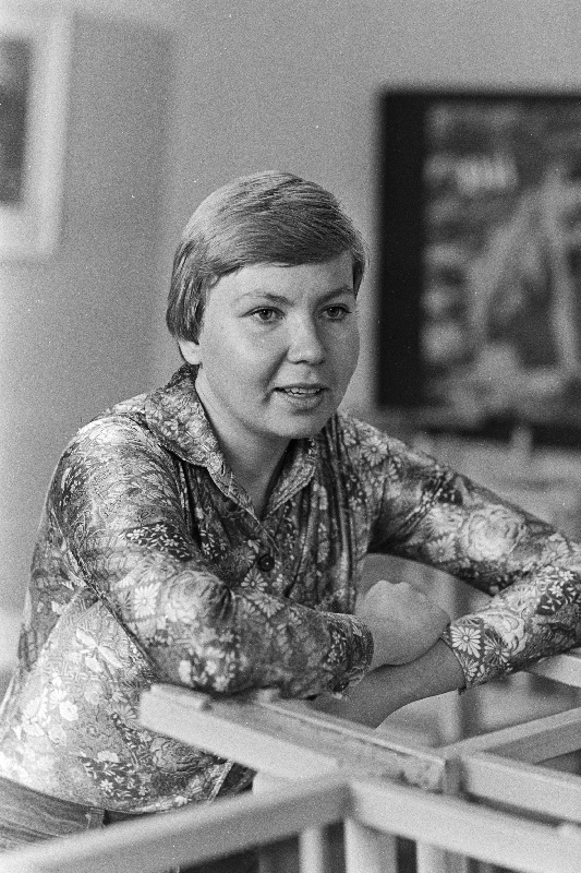 Tallinna 2. Keskkooli ajalooõpetaja, Lenini rajooni noorte õpetajate nõukogu esimees Tiia Luuk.