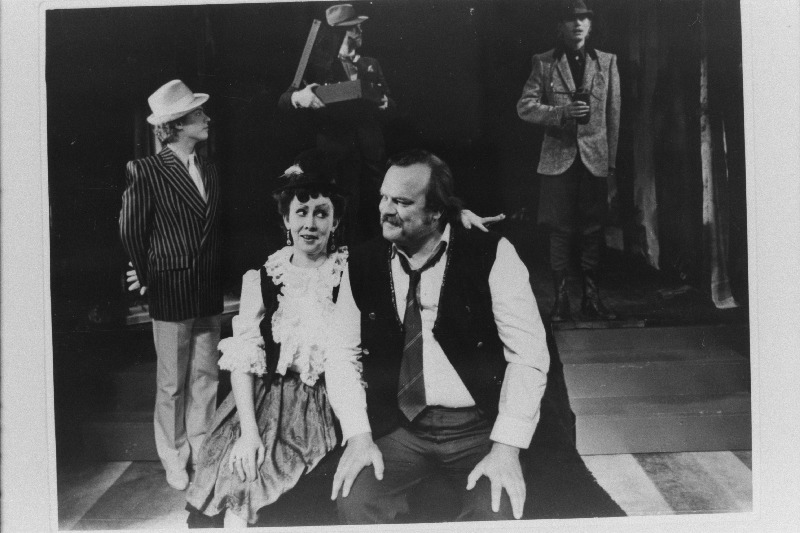 Stseen E. von Horvathi näidendist "Lood Viini metsades" L. Koidula nim. Pärnu Draamateatris.