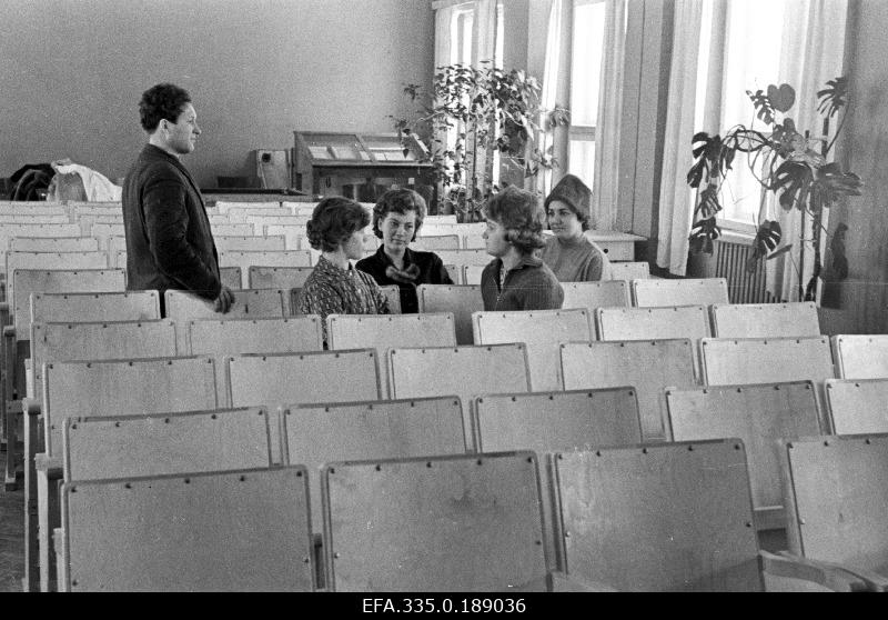 Pärnu Kalakombinaadi klubi saal.