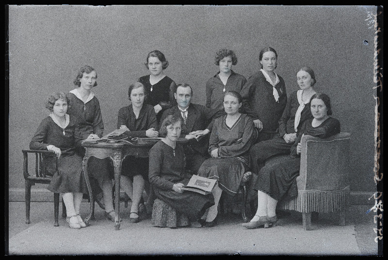 Viljandi Täienduskooli lõpetajad.