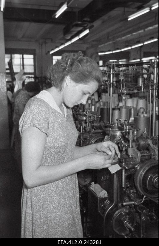 "Punane Koit" kudujaid