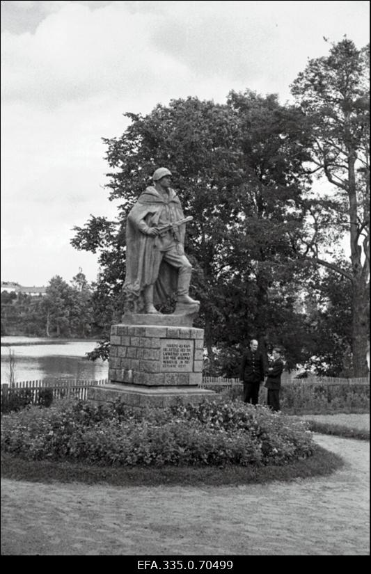 Suure Isamaasõjas langenud kangelaste mälestussammas Tartus.