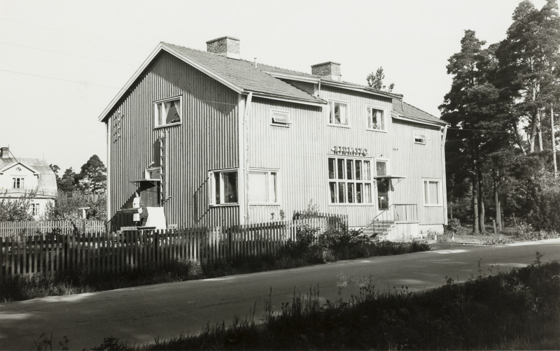 Kärsämäen lastenseimen ja kirjaston päärakennus.; yleiskuva