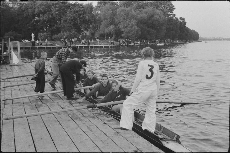 Nõukogude Liidu noorte esivõistlused sõudmises.