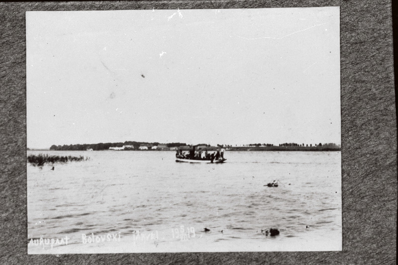 Vabadussõda. 2.Jalaväepolgu 1.roodu sõdurid aurupaadis Balvi järvel.
