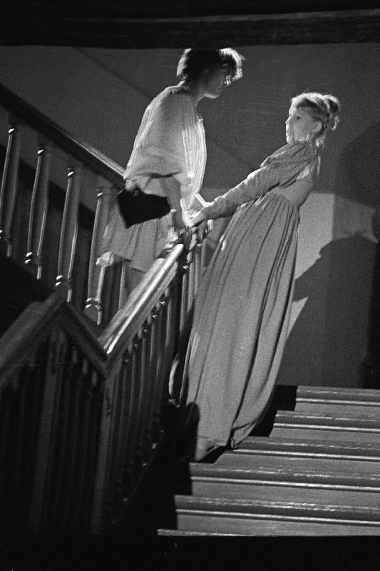 Stseen W. Shakespeare´i tragöödiast Romeo ja Julia Elmo Nüganeni lavastuses Noorsooteatris. Nimiosades Tallinna Konservatooriumi lavakunstikateedri üliõpilased Katariina Lauk ja Indrek Sammul.