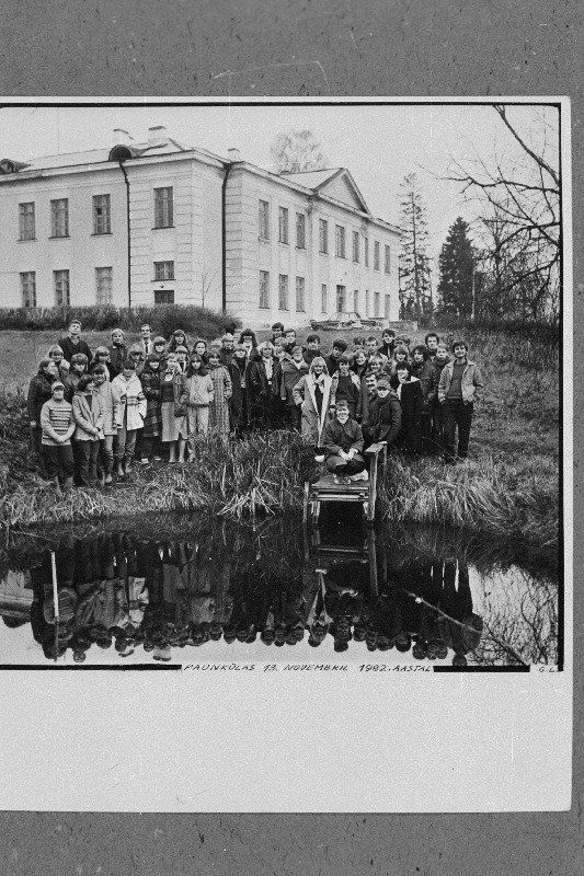 Koolinoorte segakoor Paunkülas.