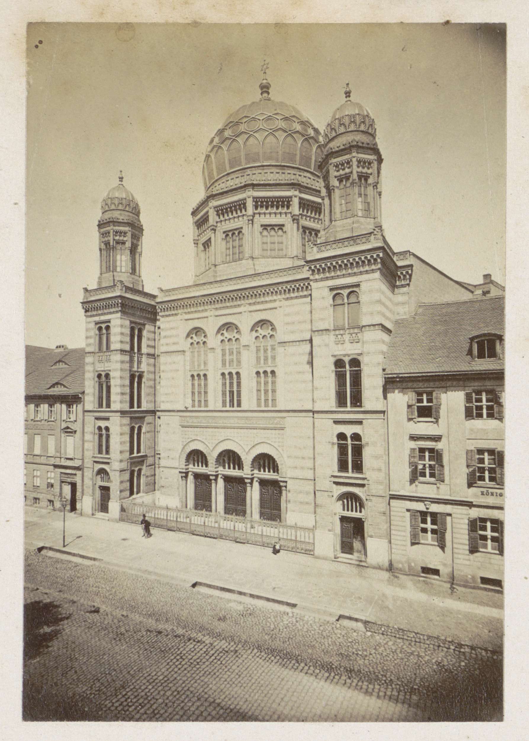 Voorgevel en de koepel van de Nieuwe Synagoge in Berlijn, Berliner Synagogan