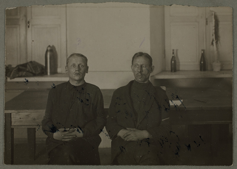 1924. aasta 1. detsembri riigipöördekatse üks juhte August Lillakas koos oma adjutandi Richard Kääriga pärast arreteerimist