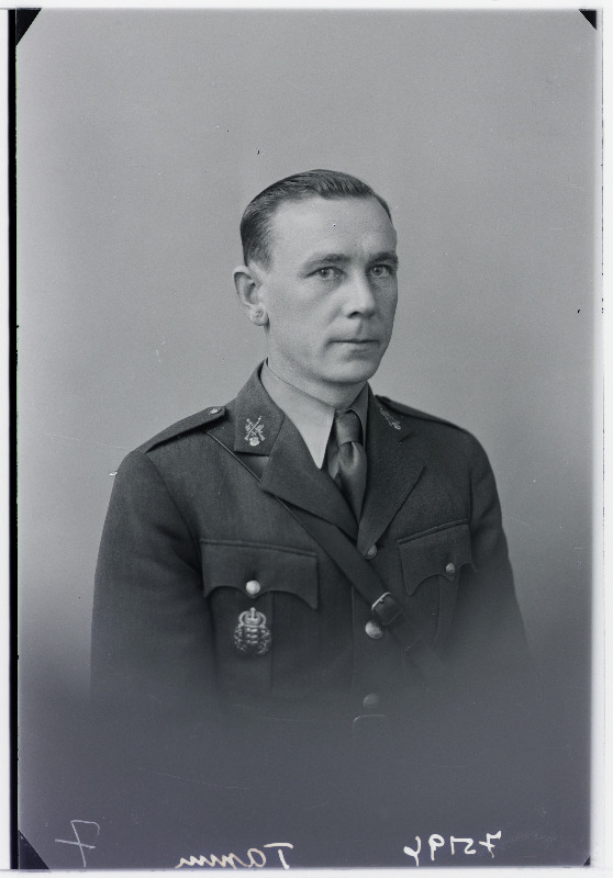 Sõjavägede Staabi 2.osakonna B jaoskonna ülem kapten Karl Tamm.