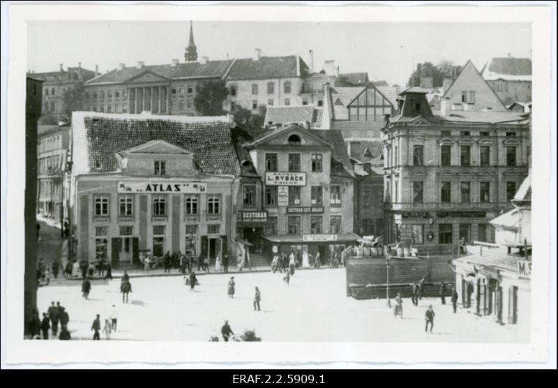 Tallinn 1920. - 1930. aastad. Vaade Raekoja platsilt Toompea suunas, Dunkri ja Voorimehe tänavate vahelise kvartali poole