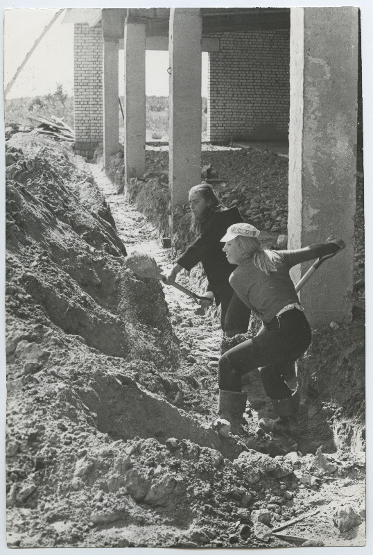 EÜE ehitamas -fotod erinevatest aastatest IV