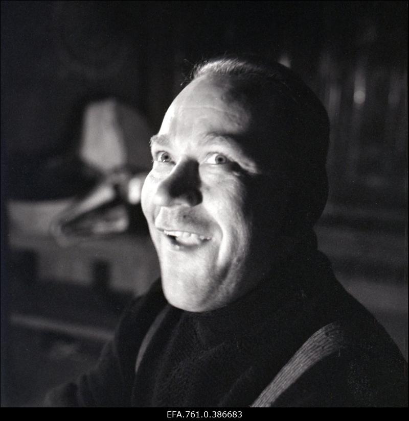 Filmi "Äratus" filmimine. Tõnu Kark Voldemar Rassi osas.