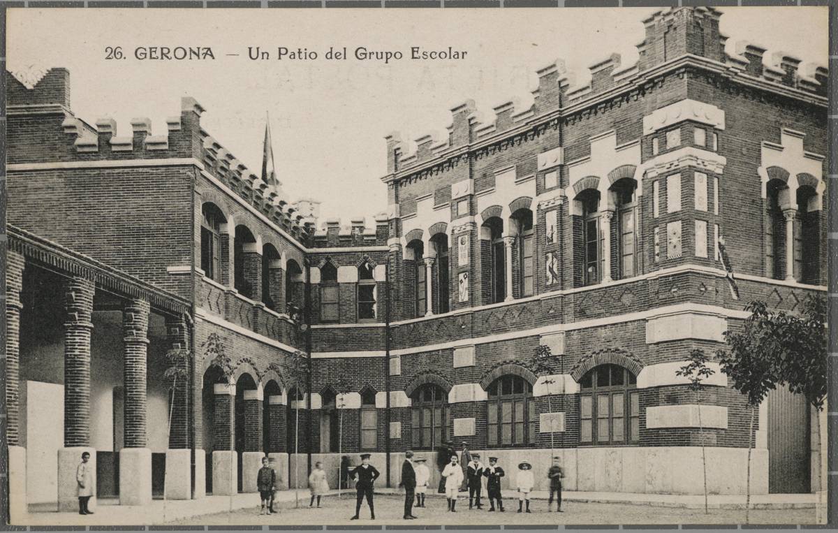 26. Gerona - A School Grupo Patio. - Inside courtyard of the school group Joan Bruguera.