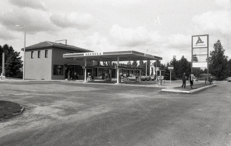 "Alexela" uue bensiinijaama avamine Männimäel.