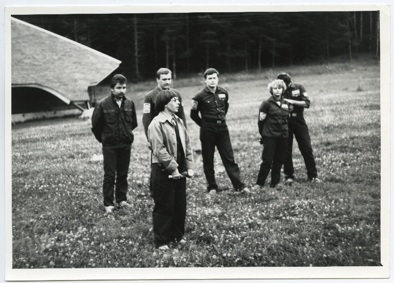 EÜE-85 Viru regiooni kokkutulek Mustjärvel I. Avamisel kõneleb ministeeriumi esindaja