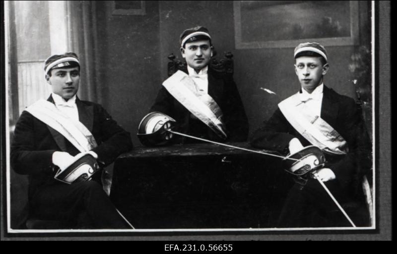 Korporatsiooni „Limuvia“ eestseisus II semestril 1925. aastal, (vasakult) S. Moses, F. Tuwija, K. Wulf.