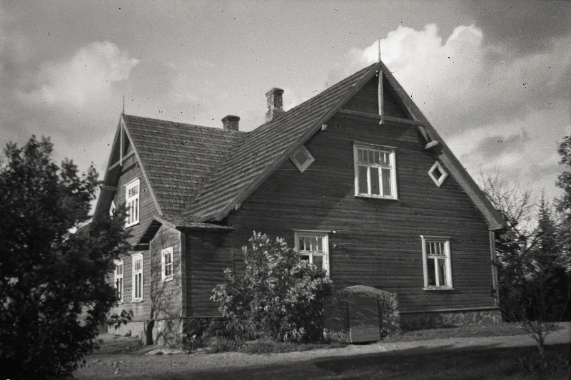 Tallinna talu Tänassilma vallas.