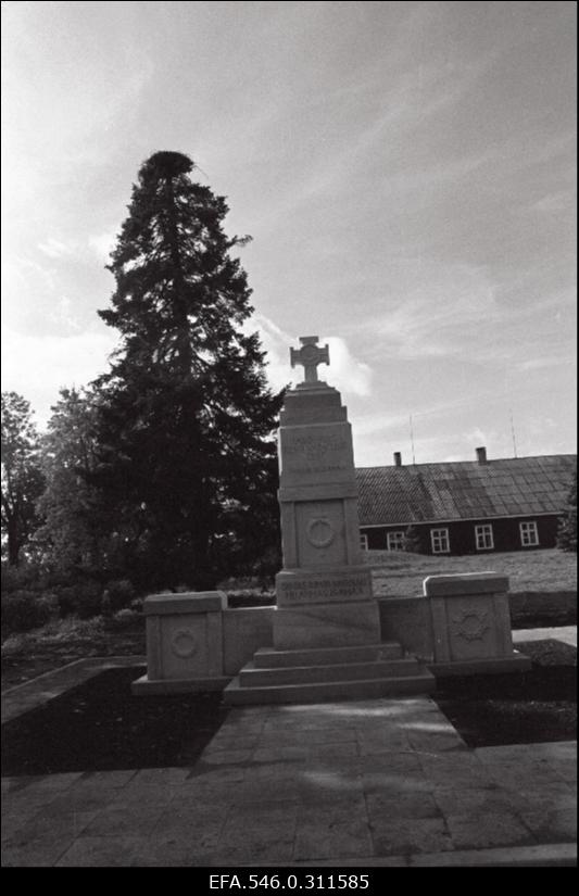 Kullamaa ausamba avamine.