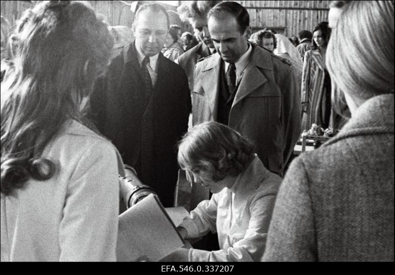 Väikemehhaniseerimisvahendite vabariiklik konkurss (õmblemine, jalatsi ja nahatööstus).