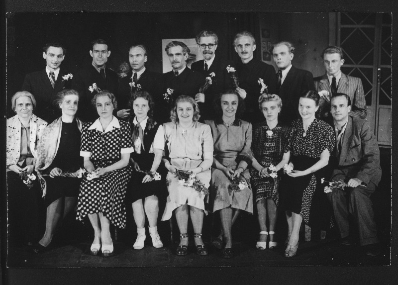 Riikliku Teatriinstituudi lõpetajad.