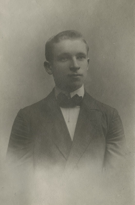 Parun Axel Taube autojuht Karl Kimberg, portreefoto