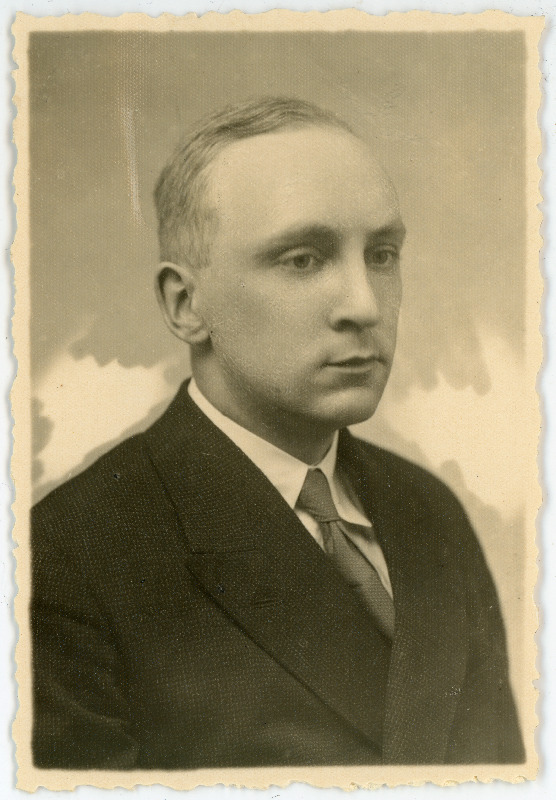 Dehn, Friedrich Arthur von (ka Frits või Fritz), sünd 1902. Portreefoto välispassi saamiseks esitatud avalduse juurde