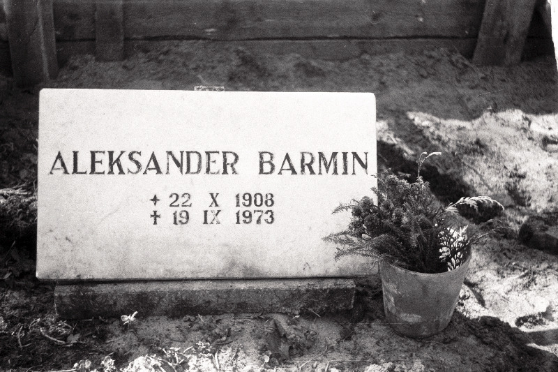 Sporditegelase Aleksander Barmini [Barming] hauakivi Siselinna kalmistul.