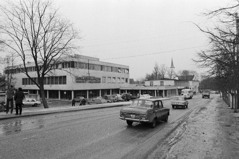 Vaade Põlva kaubanduskeskusele.