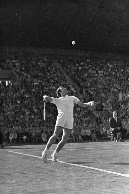 Tennisevõistused Lauluväljakul.