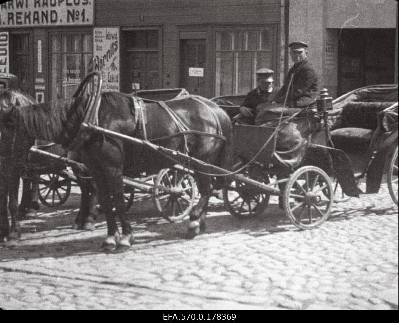 Hoburakendid Tartu südalinnas.