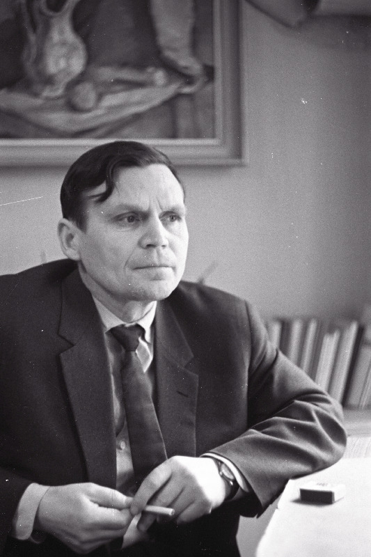 Kirjanik Villem Gross.