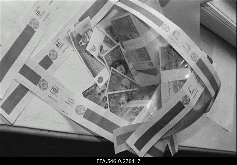 Rahavahetus kroonidele üleminekul.