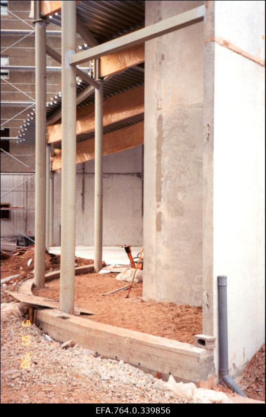 Tartu Ülikooli arstiteaduskonna prekliiniliste ainete õppehoone Biomeedikumi ehitus Ravila tänaval.