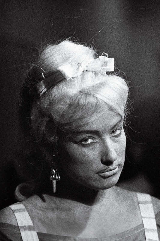 Eesti NSV Riikliku Konservatooriumi lavakunstikateedri 1964.a. diplomilavastus L. Bernsteini West Side Story Estonia teatris. Anita – Karin Karm.