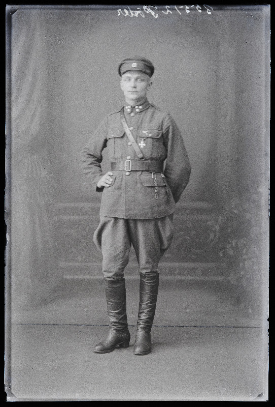 Sõjaväelane Põder.