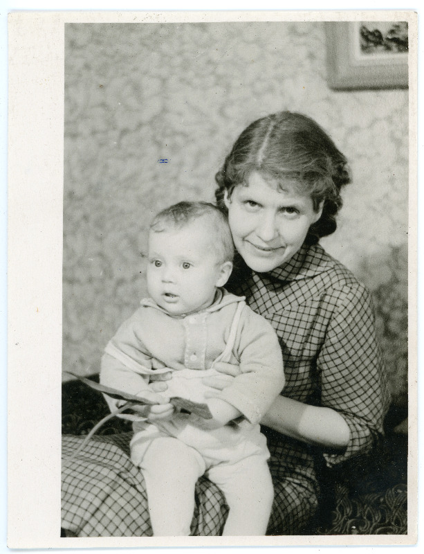 Helga Roas-Krais tütre Kristiinaga.