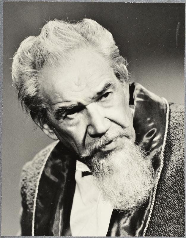 Maurus - näitleja Kaarel Karm.
