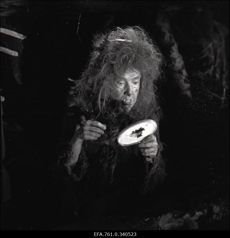 Stuudio "Tallinnfilm" muusikaline lastefilm "Nukitsamees". Metsamoorina Ita Ever.