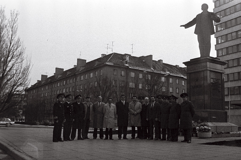 9. mai tähistamine Tallinnas V.I. Lenini mälestussamba juures.