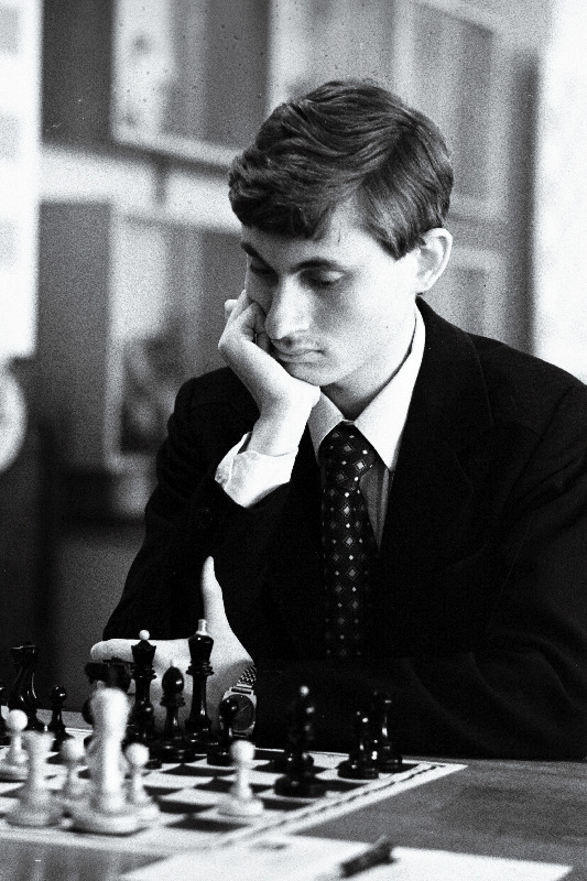 Eesti NSV meeste maletšempionaadil mängib Rainer Raud.