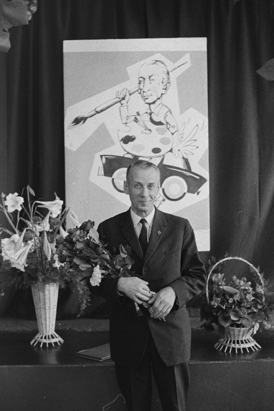 ETKVL- i Kaubandusliku Reklaami Valitsuse peakunstnik Leo Rosin oma 50. juubelil.