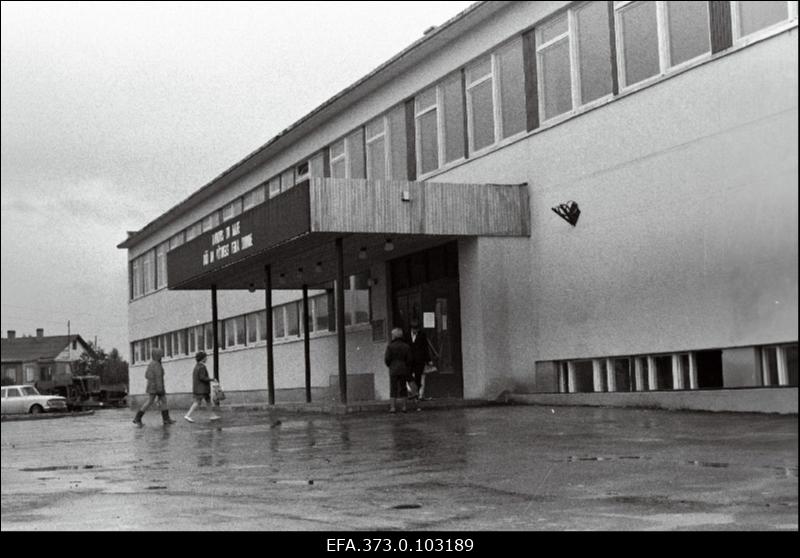 Vaade Tartu Annelinna 12. Keskkoolile.