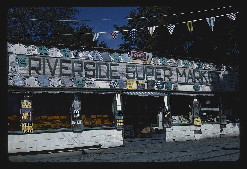 Riverside Super Market, Riverside, Maine (LOC)