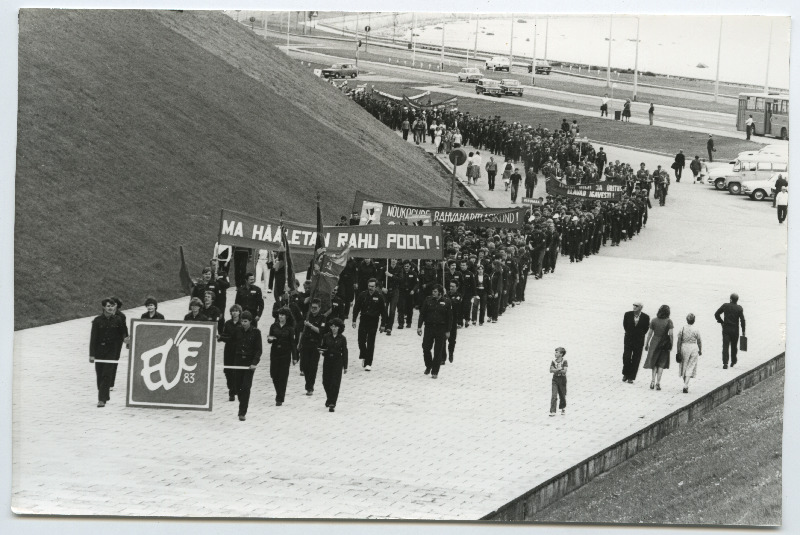 EÜE-83 avamine Tallinnas Maarjamäel
