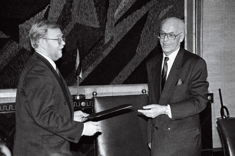 Lennart Meri ja Mart Laar Kadriorus.