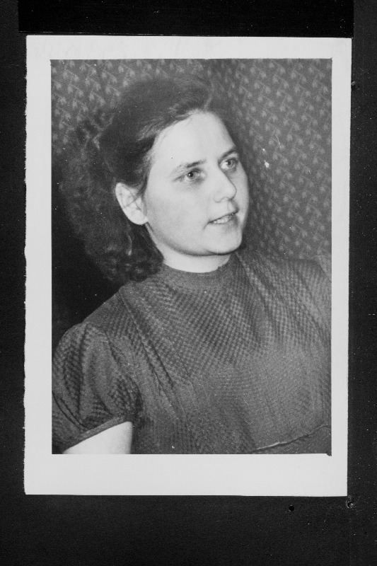 Tartu Remonditehase komsomolialgorganisatsiooni sekretär E. Andrianova.