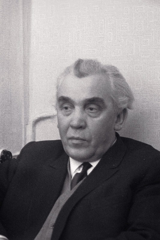 Ernesaks, Gustav, NSV Liidu rahvakunstnik-koorijuht, helilooja ja pedagoog.